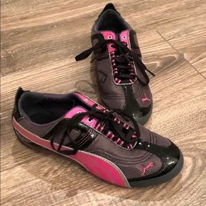 Puma Takala black and Rose shoe 6.5